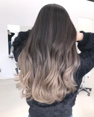 セミロング カラー ブリーチ 透明感HIDEのヘアスタイル