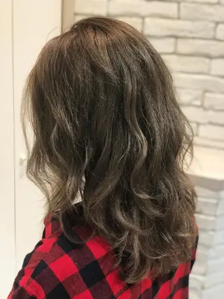 セミロング カラー 似合う髪型見つけます AYAKAのヘアスタイル