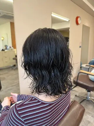 ミディアム パーマ 山口 桃果のヘアスタイル