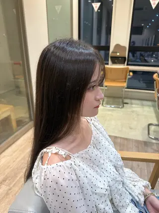 ロング クロギ リョウのヘアスタイル