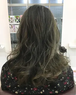 セミロング カラー 中村 よしひでのヘアスタイル