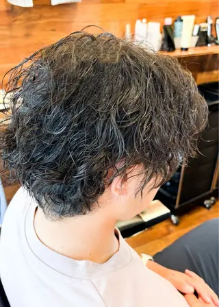ショート パーマ 三宮メンズカット ヨシイッキのヘアスタイル
