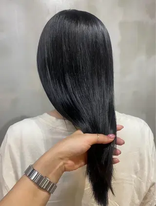 ロング カラー qpulaあいみ 透明感カラーのヘアスタイル