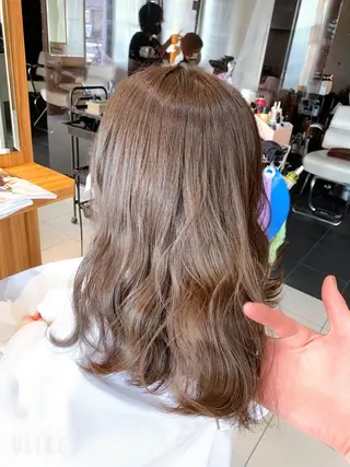 セミロング カラー 脱白髪染め美容師 竹内涼乃のヘアスタイル