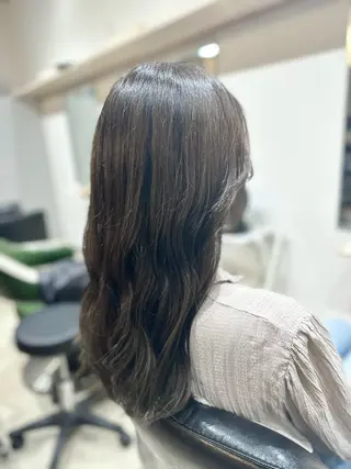 セミロング 飯泉 春乃のヘアスタイル