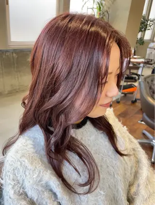 ロング カラー 上山 萌音のヘアスタイル
