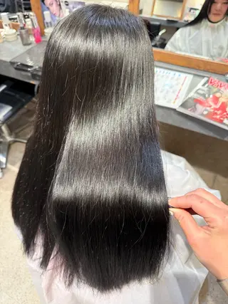 ロング 明 (めい)のヘアスタイル