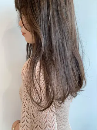 ロング カラー 榑松 恵里のヘアスタイル
