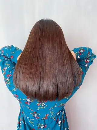 ロング TAI透明カラー 柔らかい縮毛矯正のヘアスタイル