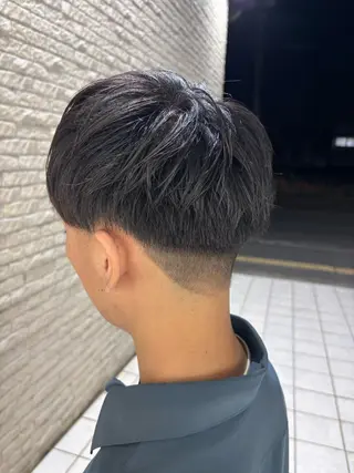 ミディアム メンズ 【メンズ特化】セン ターパート/保坂太一のヘアスタイル