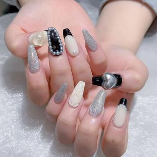 ネイル Queens テイのネイルデザイン