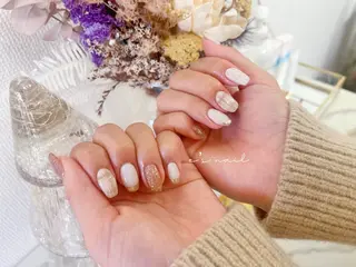 ネイル e’s nail Lumièreのネイルデザイン