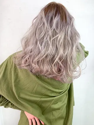 セミロング カラー Luxbe hakataのヘアスタイル