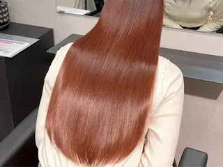 ロング SLASHスラッシュ 伊藤眞代のヘアスタイル