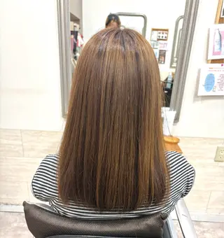 セミロング カラー 堀川 希歩のヘアスタイル