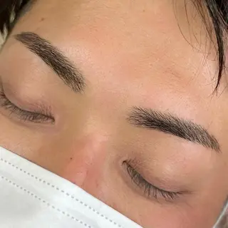 アイブロウ aura タマキのマツエク・マツパデザイン