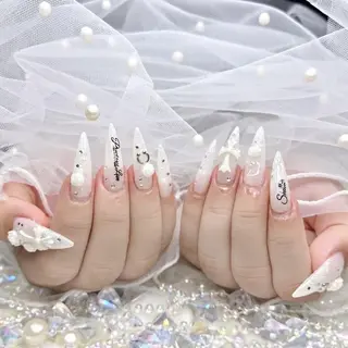 ネイル H-nail ロング/3D/Y2Kのネイルデザイン
