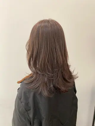 セミロング カラー 関 桃萌果のヘアスタイル