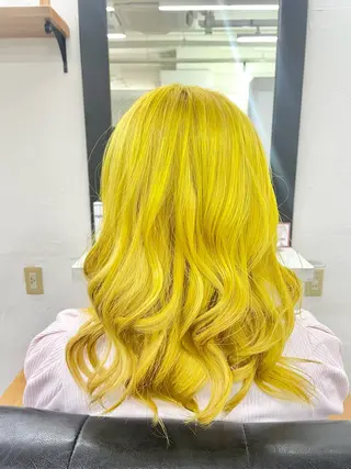 ロング カラー 青木 優歩のヘアスタイル