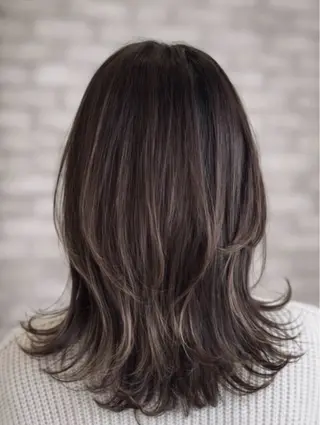 ミディアム カラー suzuno／ Ributeのヘアスタイル