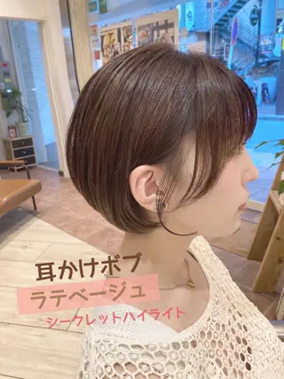 ショート あやか 白髪ぼかしハイライトのヘアスタイル