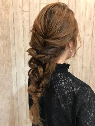 ロング ヘアアレンジ Blanco Color&Careのヘアスタイル