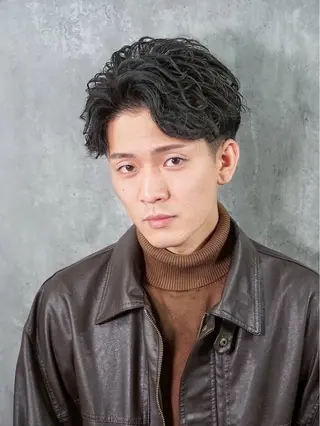 ミディアム 高崎 健司のヘアスタイル