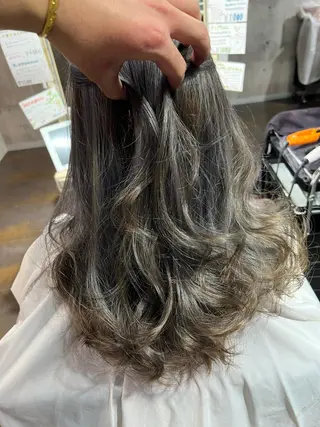 ロング パーマ ヘアアレンジ メンズ キッズ ネイル マツエク・マツパ アイブロウ 韓国/顔周り/透明感 /レイヤー/ひなたのヘアスタイル