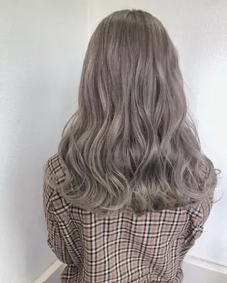 セミロング gisel エリナのヘアスタイル