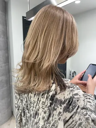 ミディアム Loob.TOKYO MIYA🌈のヘアスタイル