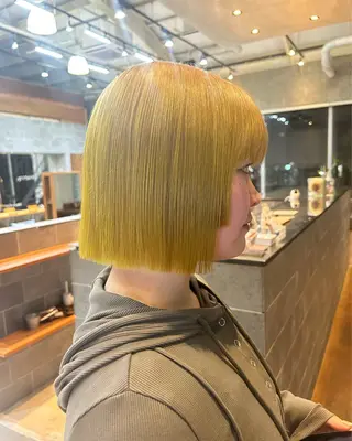 カラー 🫒オリーブ/透け感 レイヤー🌿モエカのヘアスタイル