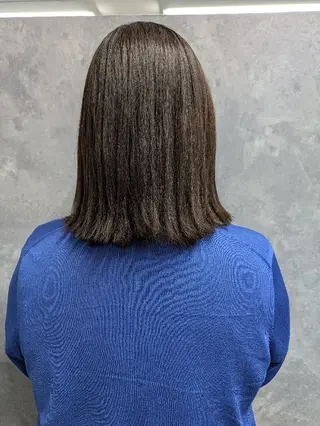 ミディアム カラー 佐藤 璃咲のヘアスタイル