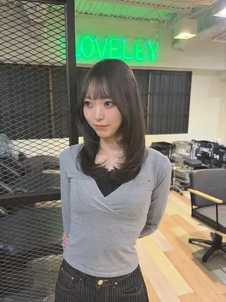 ミディアム 💜🦋 COCONA🦋💜のヘアスタイル