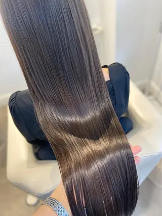 ロング . AYUKAのヘアスタイル