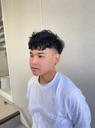 ショート パーマ ヘアアレンジ メンズ 艶カラー✨縮毛矯正✨ 翁長孝輔のヘアスタイル