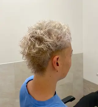 ショート BLEACH 🟥 PERM 天神🏆のヘアスタイル