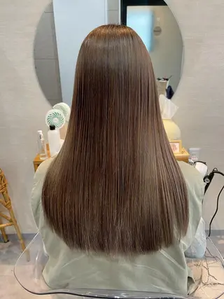 セミロング 透明感/地毛風カラー AYAKAのヘアスタイル