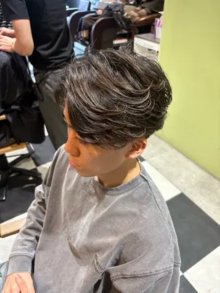 パーマ メンズ ✂️メンズ センターパート✨陽気のヘアスタイル