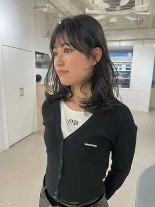 セミロング 箱崎 凪沙のヘアスタイル