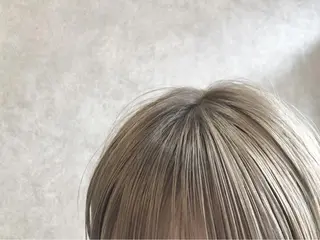 ミディアム カラー 顔周りレイヤーカット ブリーチminamiのヘアスタイル