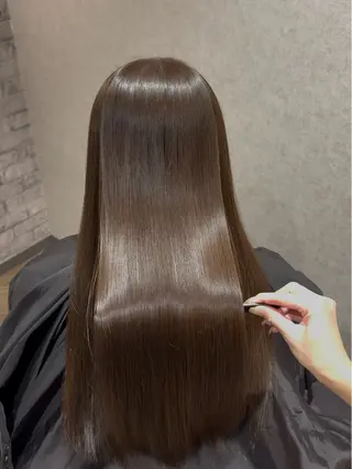 ロング 阪急箕面駅 艶カラー/縮毛矯正のヘアスタイル