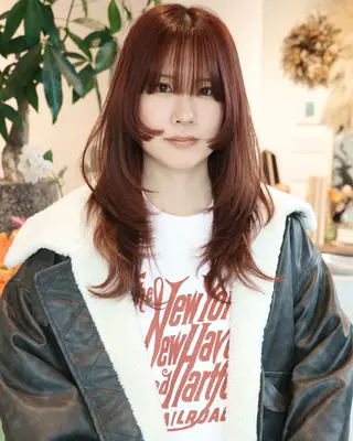 ロング カラー (h)wim ウィムのヘアスタイル