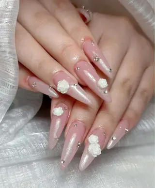 ネイル Lisa Nail Salonのネイルデザイン