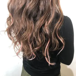 ロング カラー パーマ ヘアアレンジ 八巻 晴香のヘアスタイル