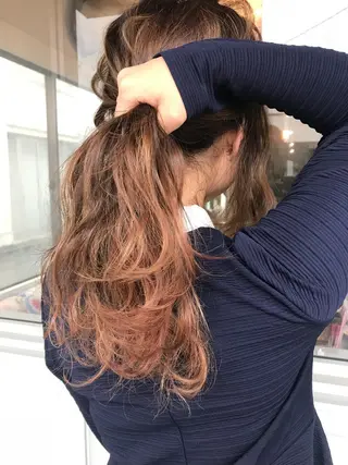 セミロング カラー ヘアアレンジ Mariana/ 鶴原-ハイライトのヘアスタイル