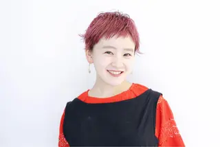 ショート カラー レイヤーカット ベージュカラー/小島のヘアスタイル