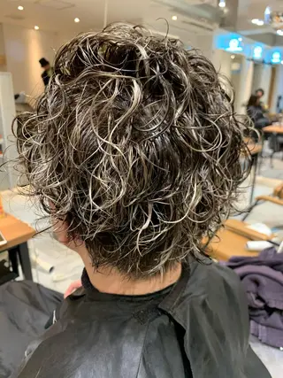 ショート パーマ LUXBE LUCEのヘアスタイル