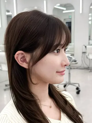 セミロング 割れない顔まわり× 小顔補正レイヤー難波のヘアスタイル