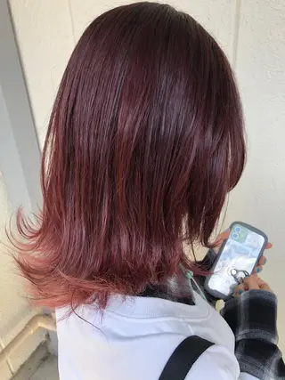 ミディアム カラー インナーカラー 推し ブリーチ 髪質改善のヘアスタイル