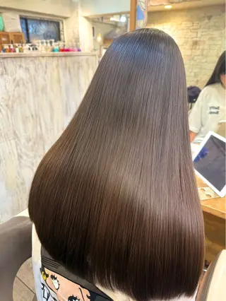 ロング ツヤ髪 透明感カラー ゆいなのヘアスタイル